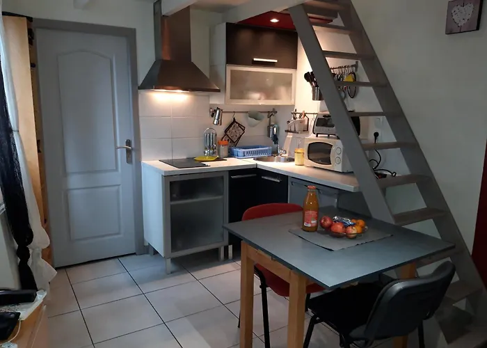 Petit Maison Avec Jardin * Roquettes