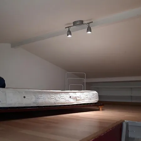 Apartment Petit Maison Avec Jardin Roquettes