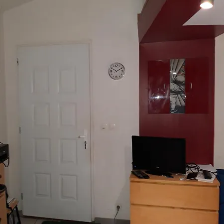 Petit Maison Avec Jardin 公寓 *